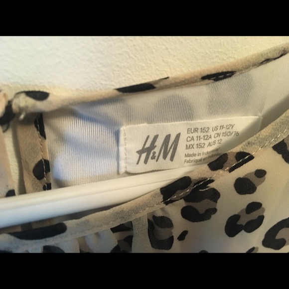 Size 10-12 H&M printed dress - Picture 2 of 3